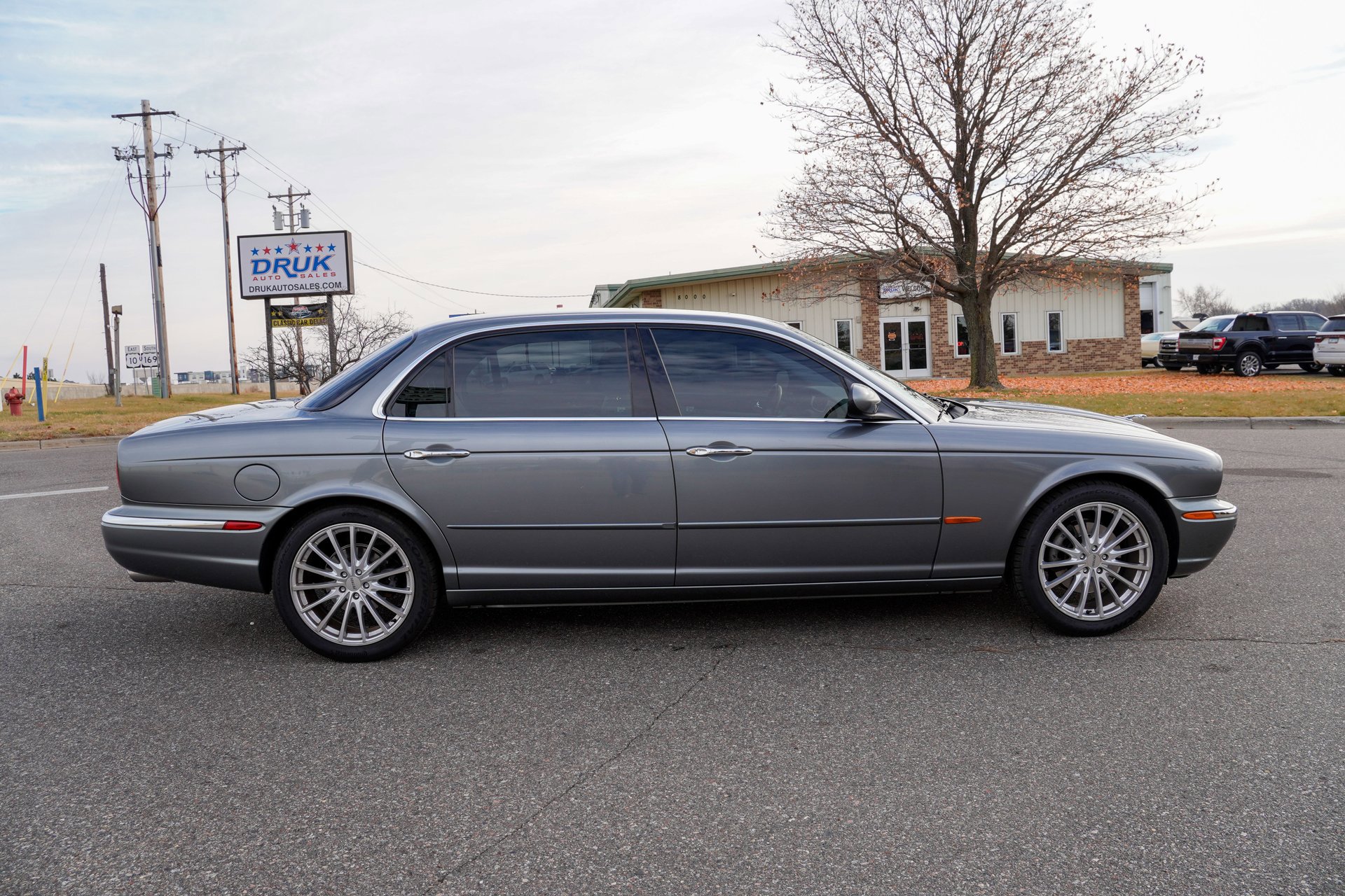 Used 2005 Jaguar XJ8 image 2