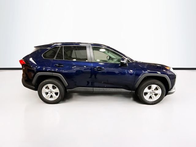 Used 2021 Toyota RAV4 XLE AWD/4WD image 5