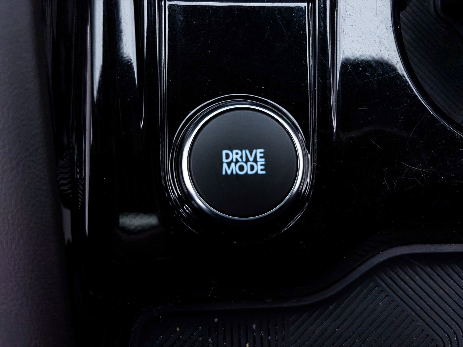 Used 2025 Ford Explorer Platinum w/ LUX Leather Package image 32