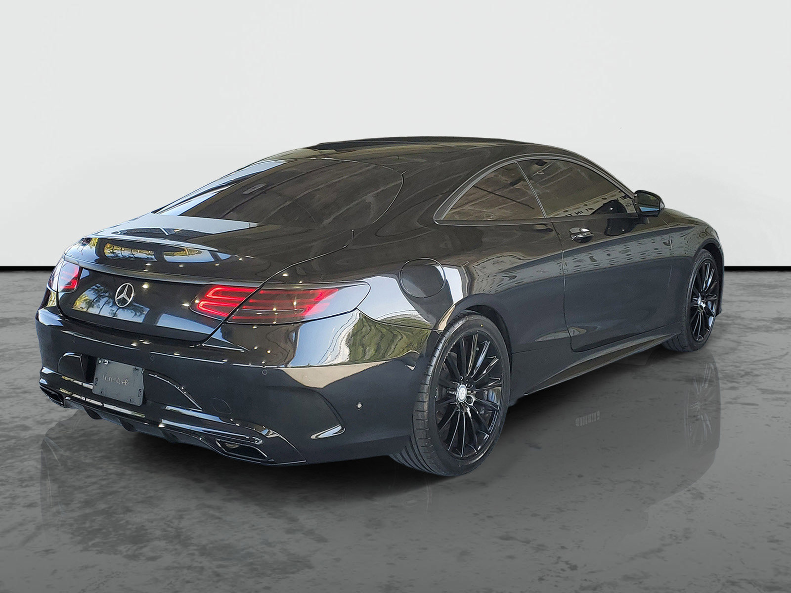 Used 2016 Mercedes-Benz S 550 4MATIC Coupe image 2