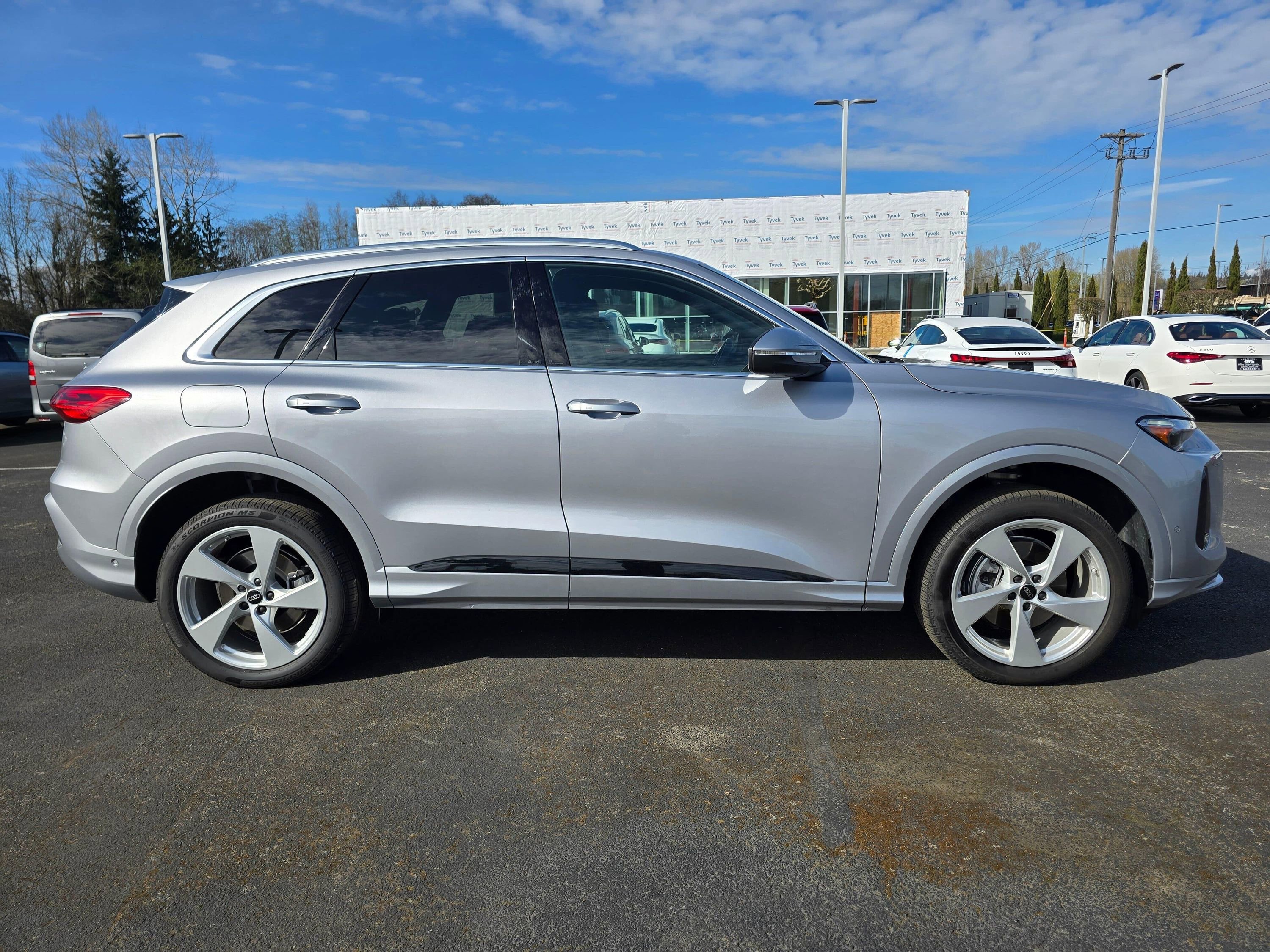 Certified 2025 Audi Q5 Premium Plus w/ Premium Plus AWD/4WD image 6