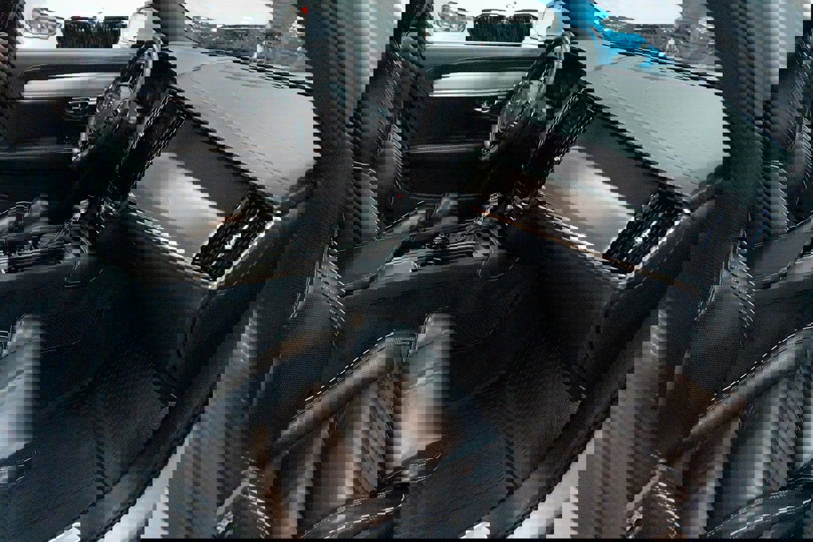 Used 2019 Volvo V90 T5 R-Design w/ Protection Package Premier image 37