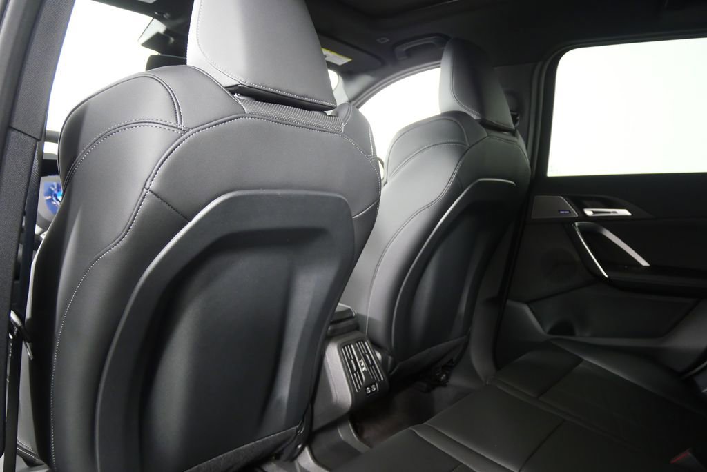 Used 2026 BMW X1 xDrive28i w/ Technology Package image 17