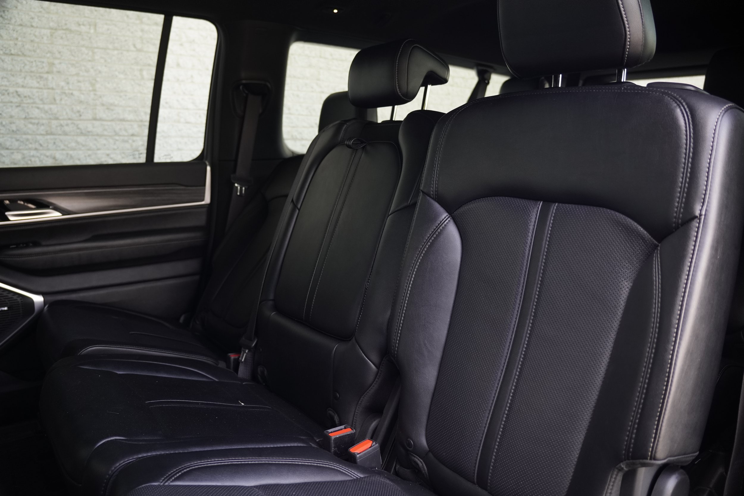 Used 2024 Jeep Wagoneer L Series II w/ Flexible Seating Group RWD image 27