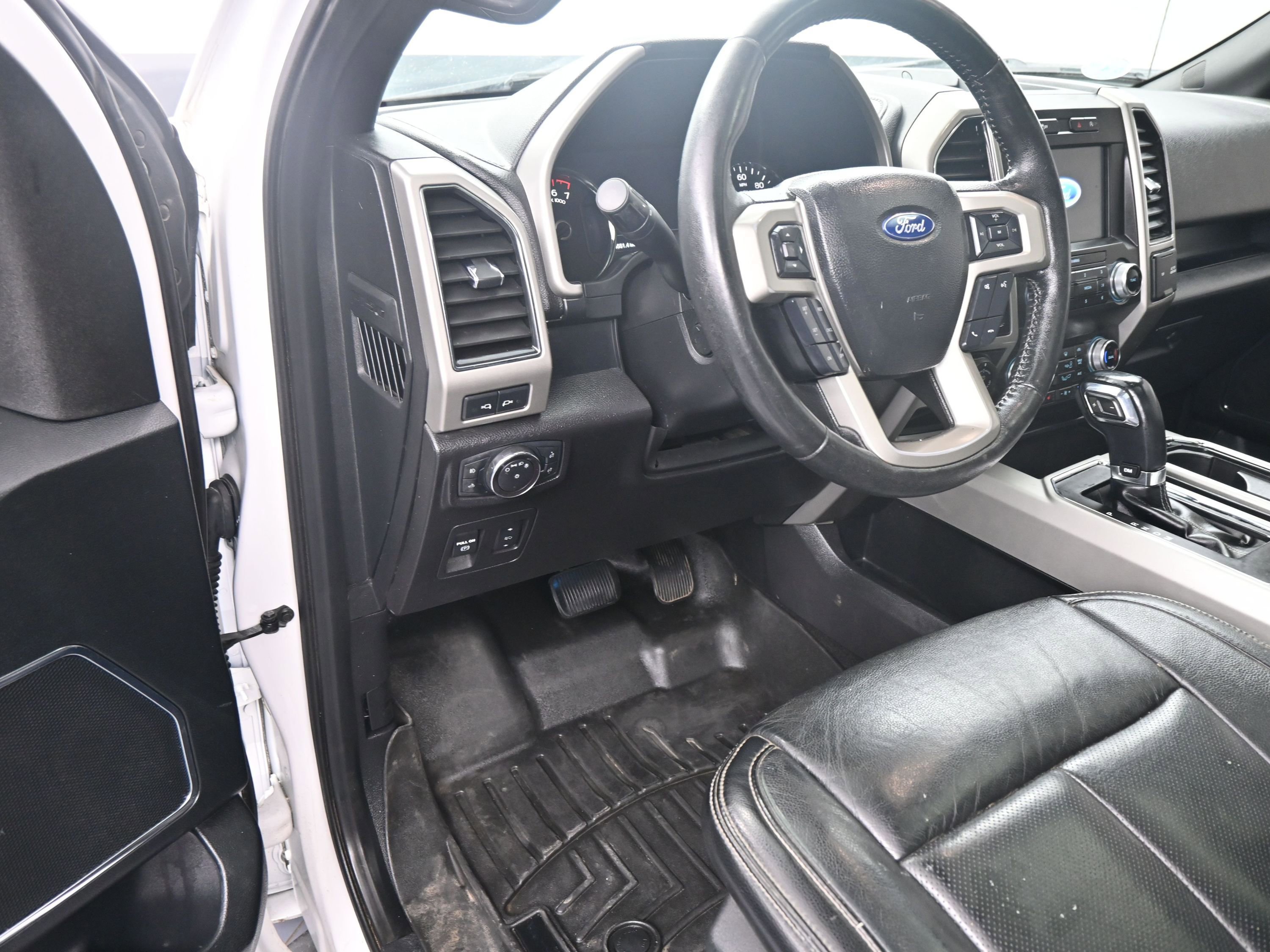 Used 2019 Ford F150 Lariat w/ Equipment Group 502A Luxury image 12