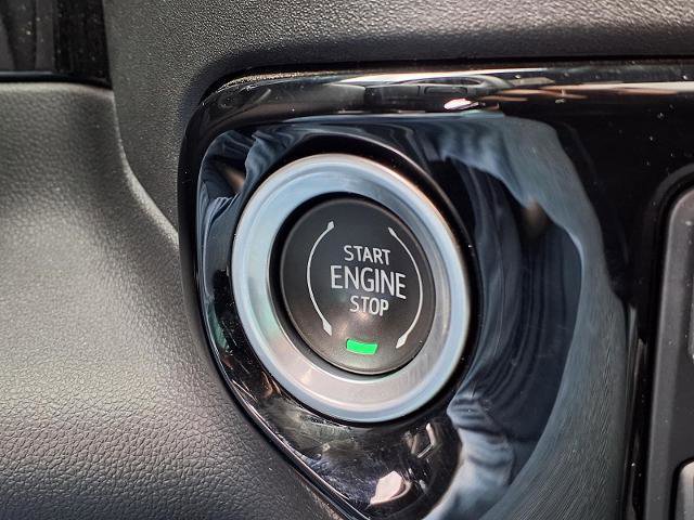 Used 2024 Chevrolet Silverado 2500 ZR2 w/ Technology Package image 10