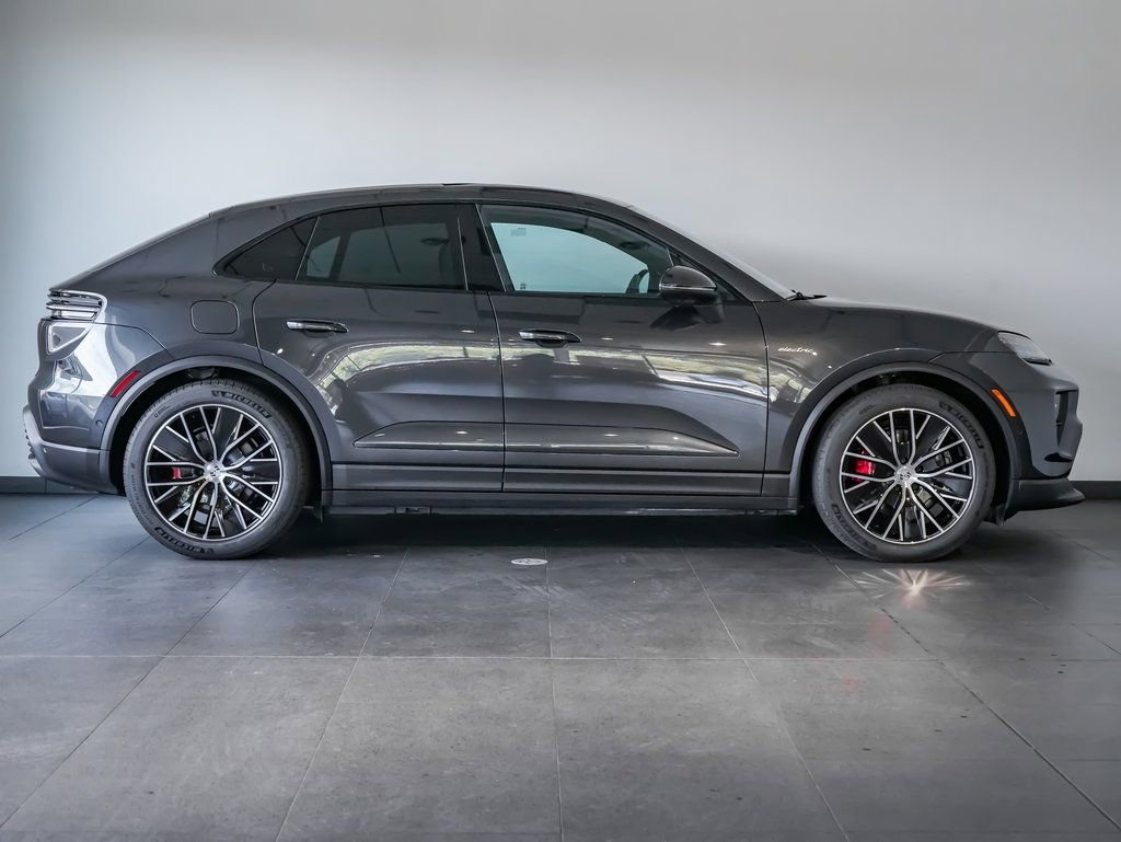 New 2026 Porsche Macan 4S Electric image 8