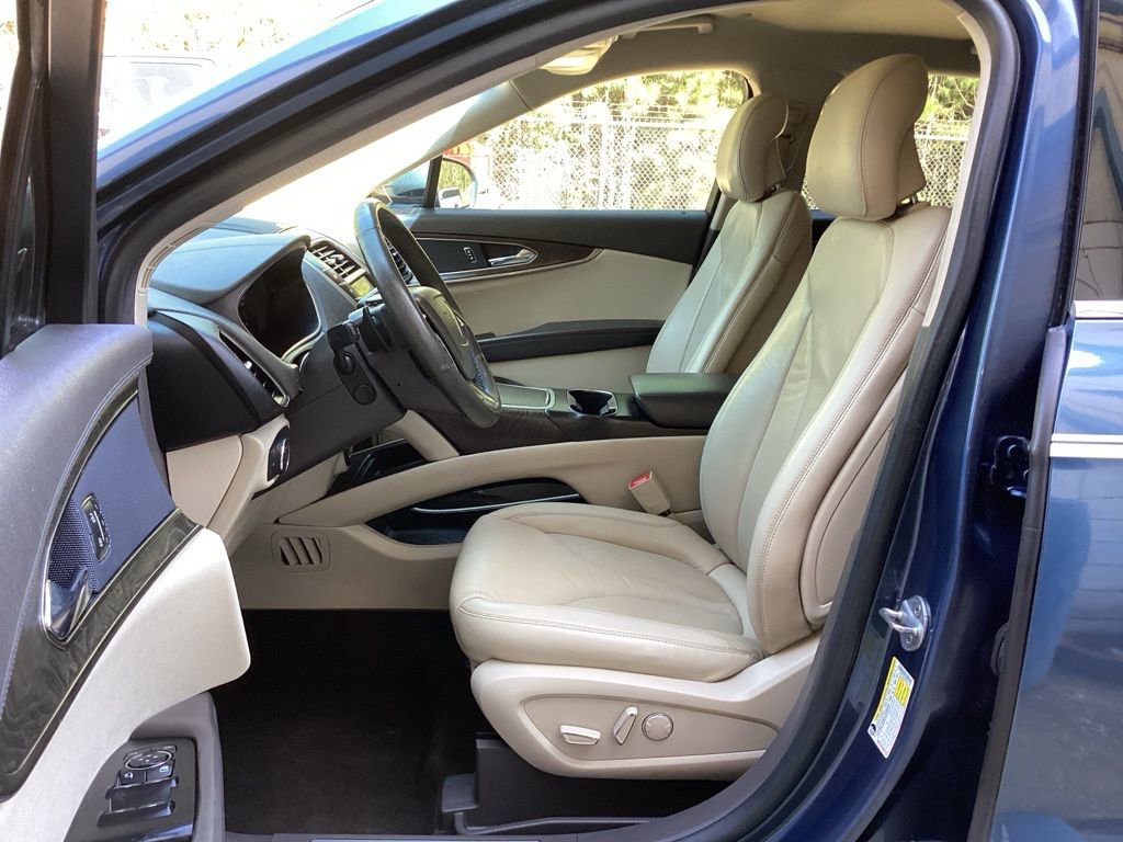 Used 2019 Lincoln Nautilus Select image 27