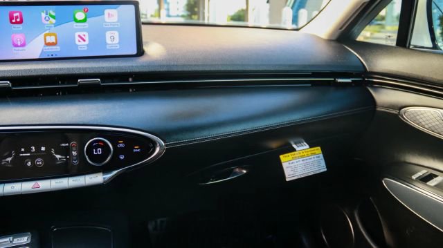 Used 2023 Genesis GV70 2.5T w/ Select Package image 24