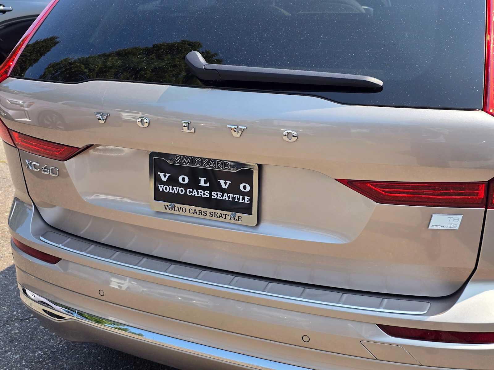 Used 2023 Volvo XC60 T8 Ultimate w/ Climate Package AWD/4WD image 15