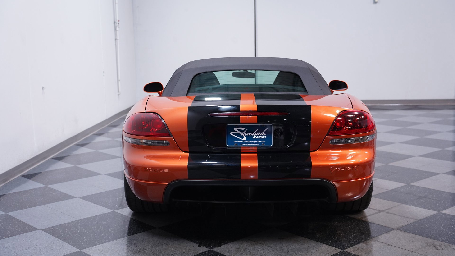 Used 2010 Dodge Viper SRT-10 image 9