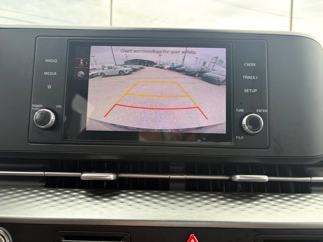 Used 2023 Kia Carnival LX FWD image 12