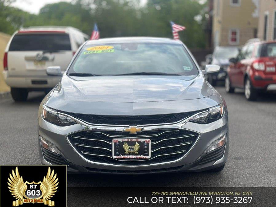 Used 2024 Chevrolet Malibu LT FWD image 2