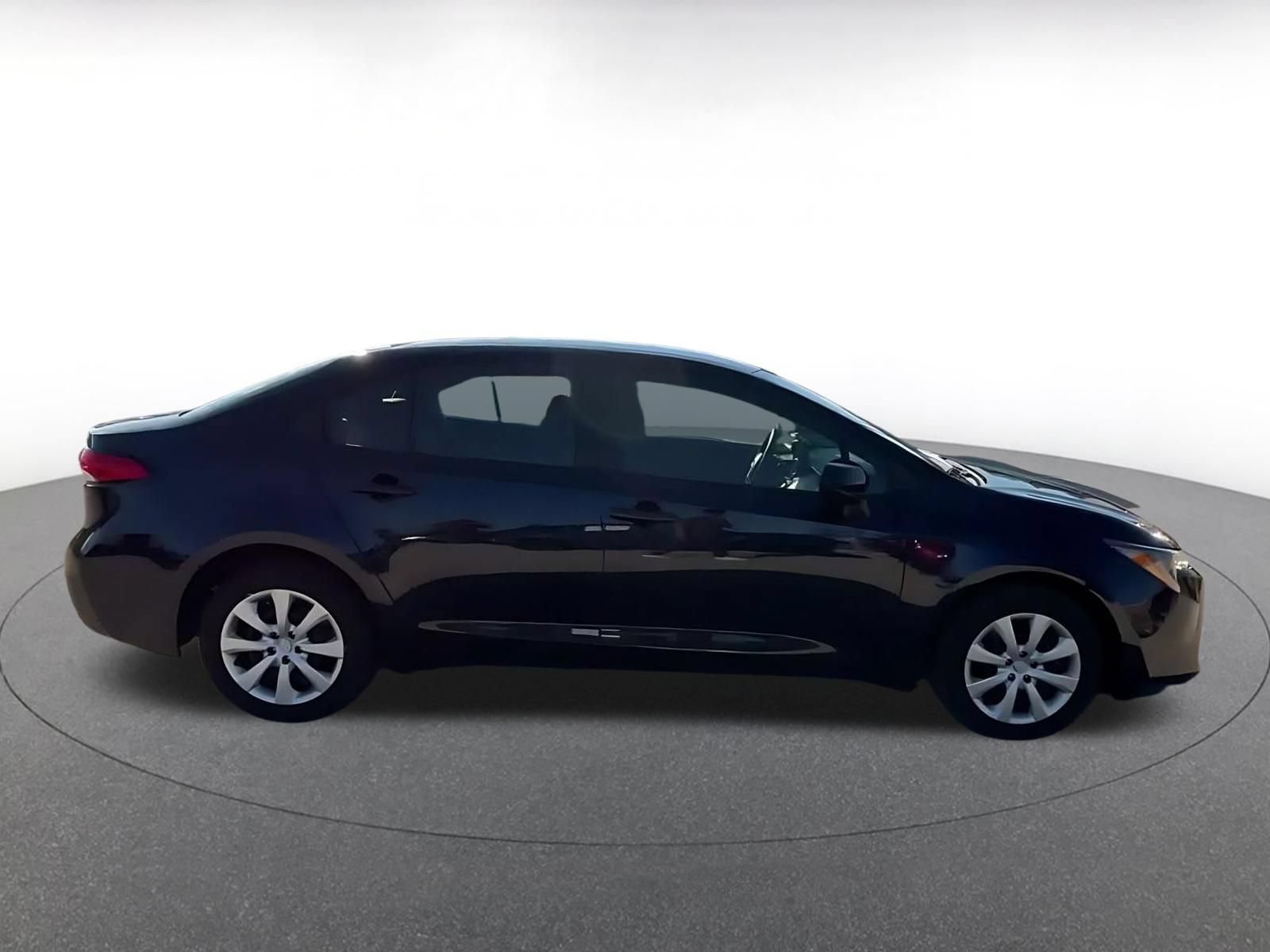 Used 2025 Toyota Corolla LE FWD image 15