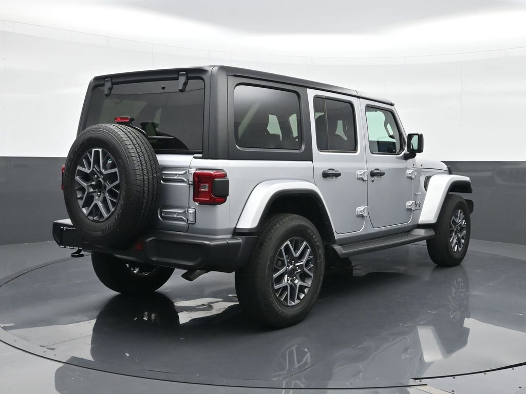 Used 2024 Jeep Wrangler Sahara image 12