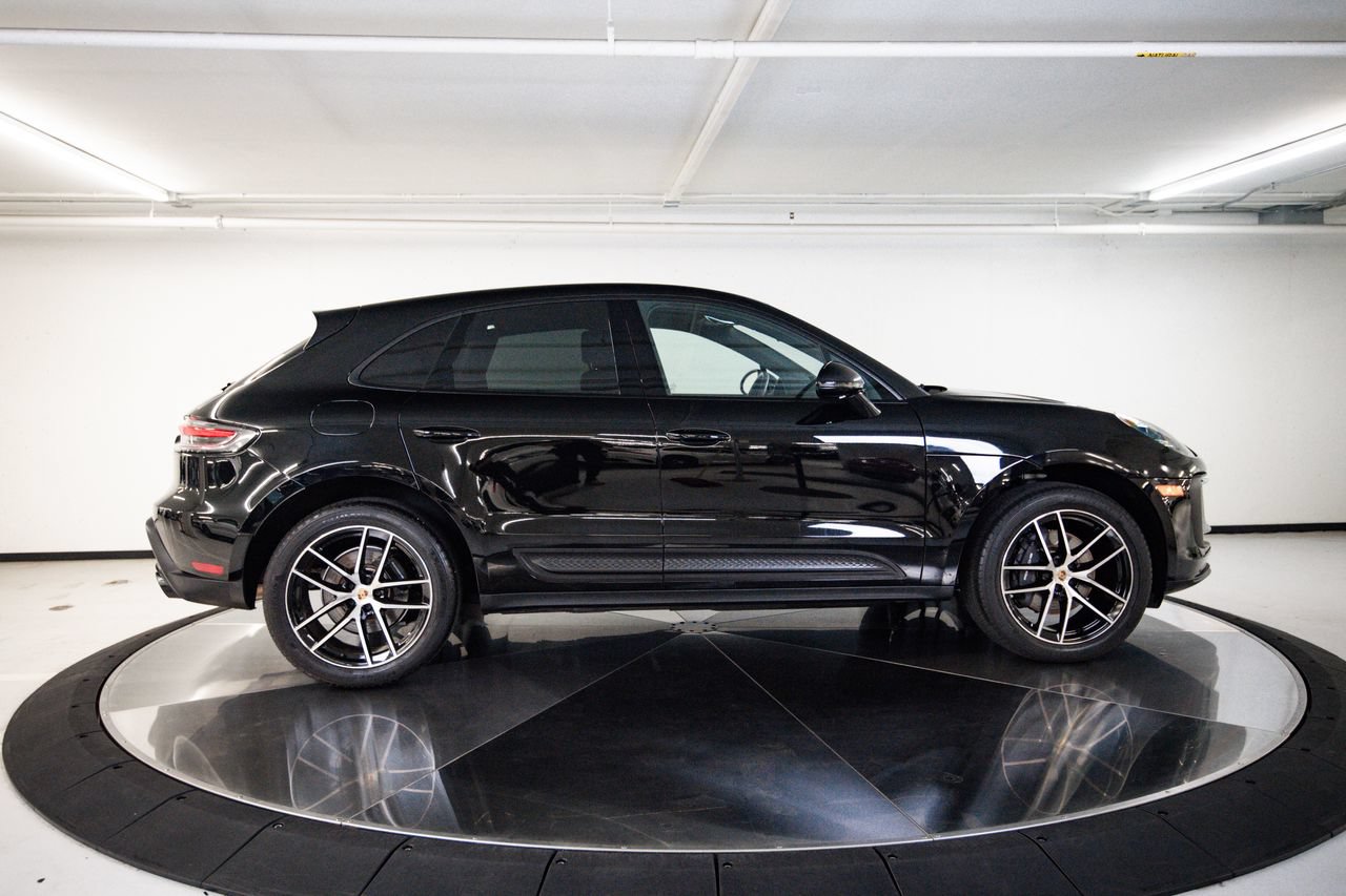 Certified 2024 Porsche Macan AWD/4WD image 8
