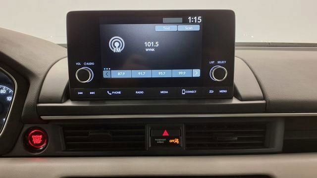 Used 2023 Honda Pilot LX image 25