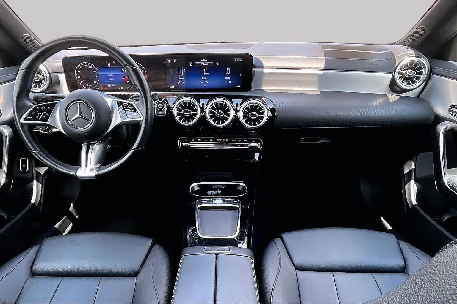 Used 2025 Mercedes-Benz CLA 250 image 16