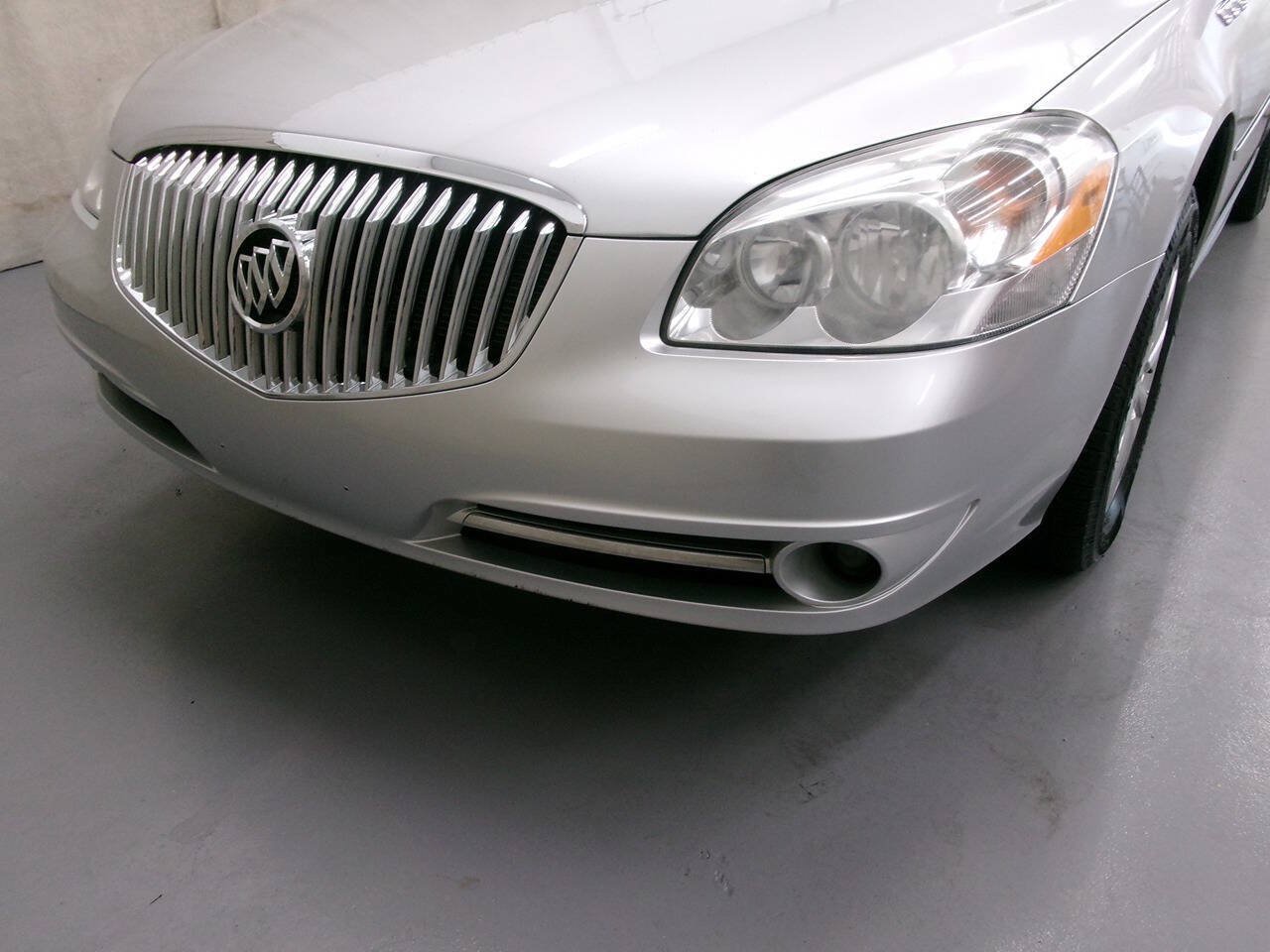 Used 2011 Buick Lucerne CXL FWD image 11
