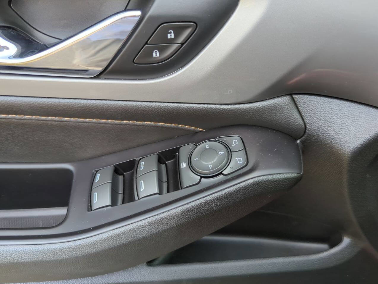 Used 2020 Chevrolet Traverse LT w/ LPO, Cargo Package image 13