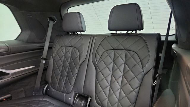 Used 2024 BMW X7 xDrive40i w/ M Sport Package image 31