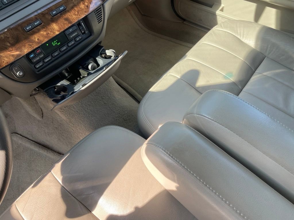 Used 2010 Mercury Grand Marquis LS RWD image 9