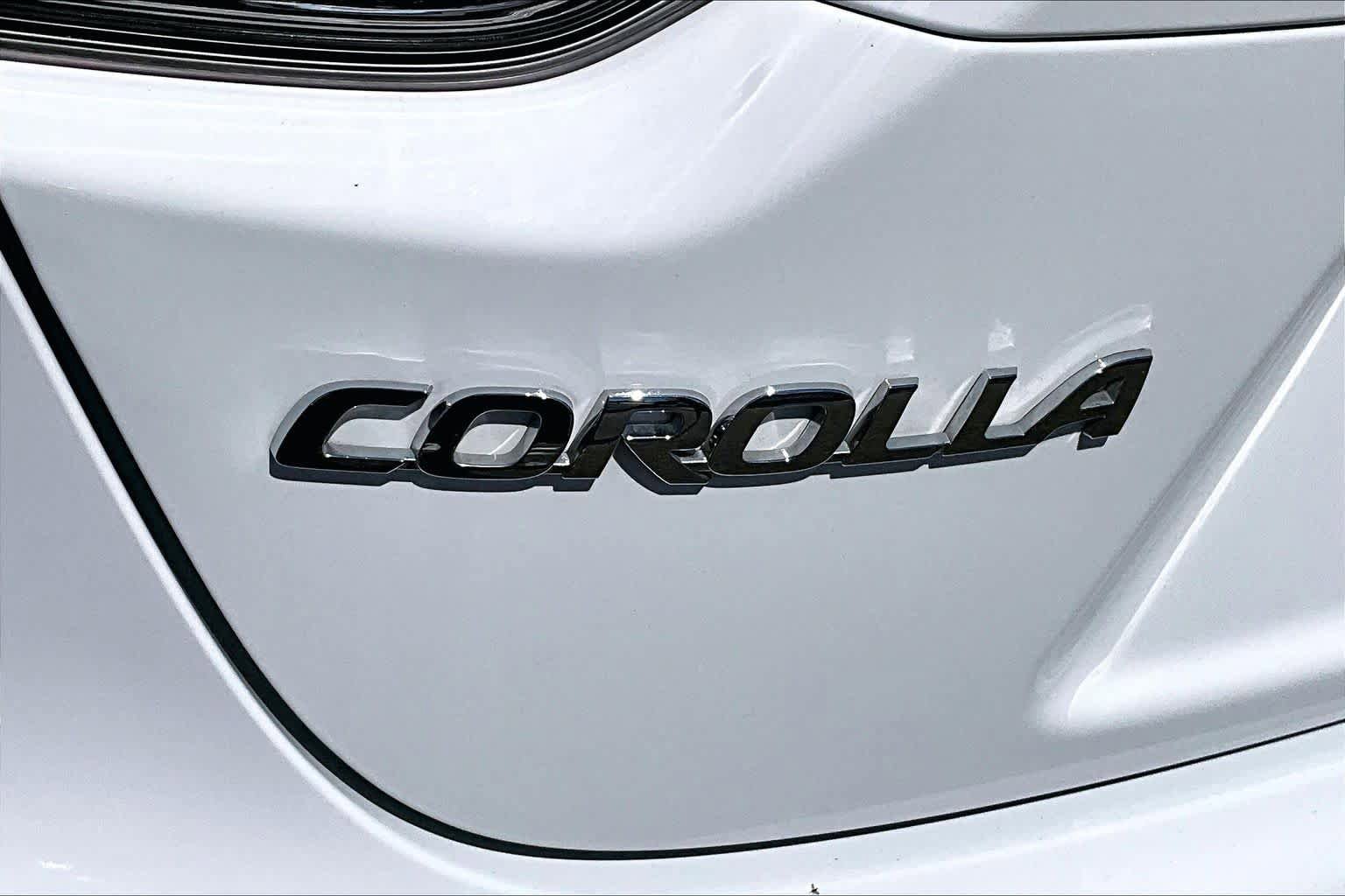 Used 2024 Toyota Corolla LE FWD image 30