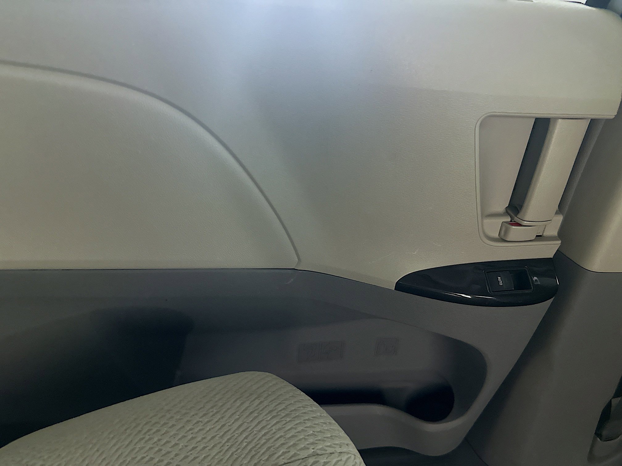 Used 2011 Toyota Sienna LE FWD image 25