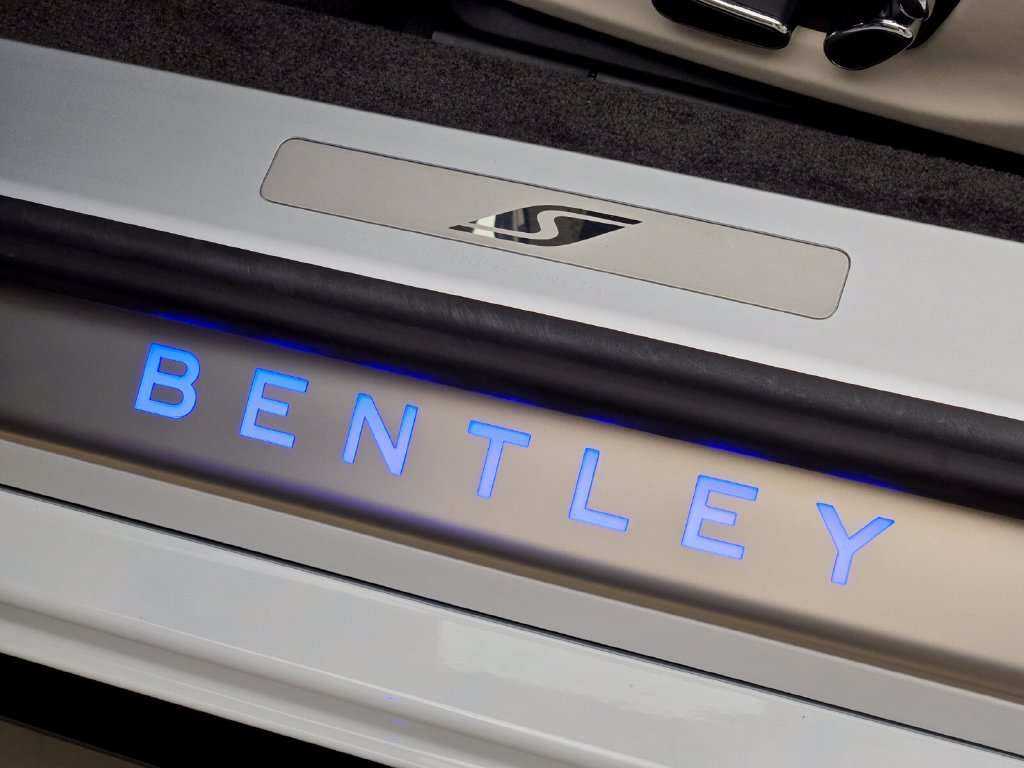 New 2027 Bentley Continental GTC AWD/4WD image 32