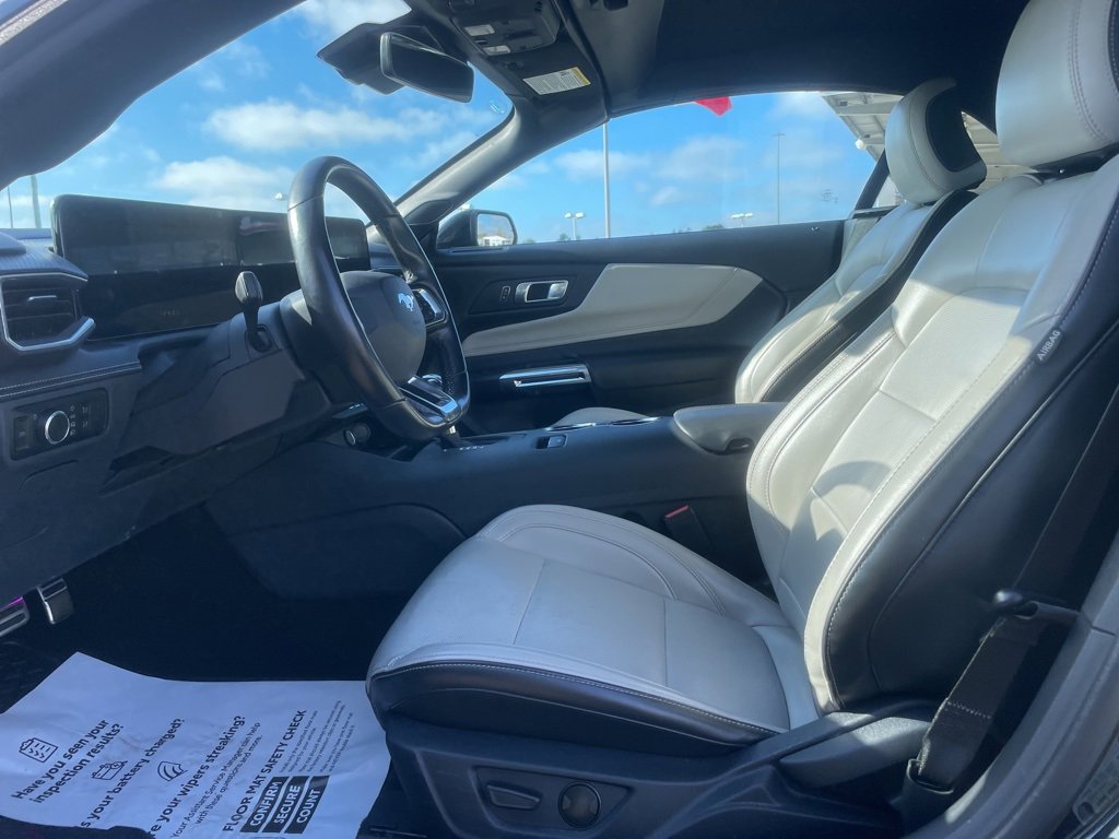 Used 2024 Ford Mustang Premium image 11