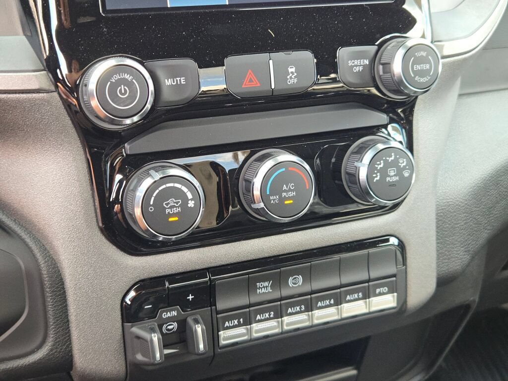 New 2026 RAM 5500 Tradesman AWD/4WD image 23