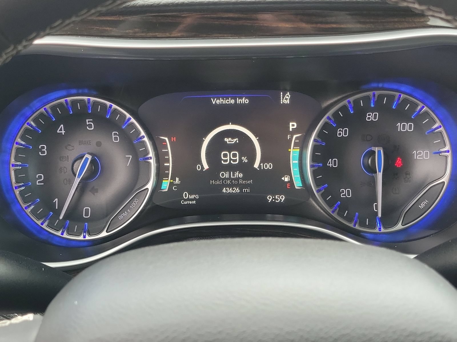 Used 2024 Chrysler Pacifica Limited FWD image 10