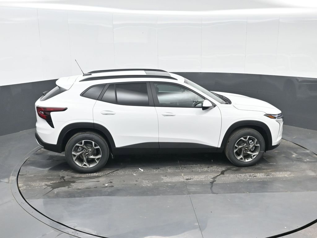 New 2026 Chevrolet Trax LT w/ Sunroof Package image 29