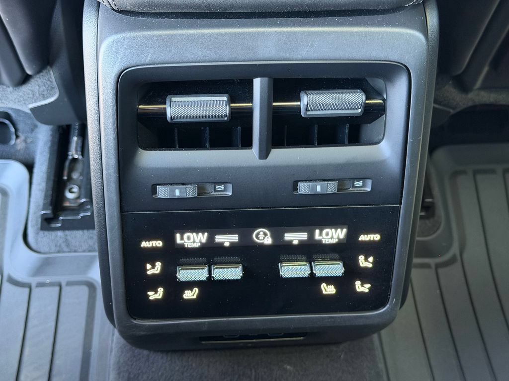 Used 2025 Porsche Macan 4 Electric AWD/4WD image 23