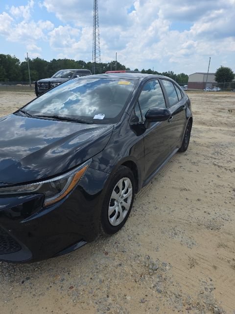 Used 2022 Toyota Corolla LE FWD image 2