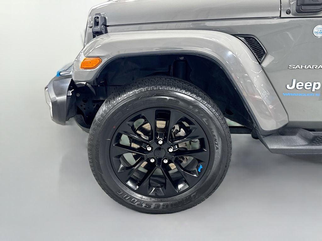 Used 2023 Jeep Wrangler Unlimited Sahara w/ Cold Weather Group AWD/4WD image 12