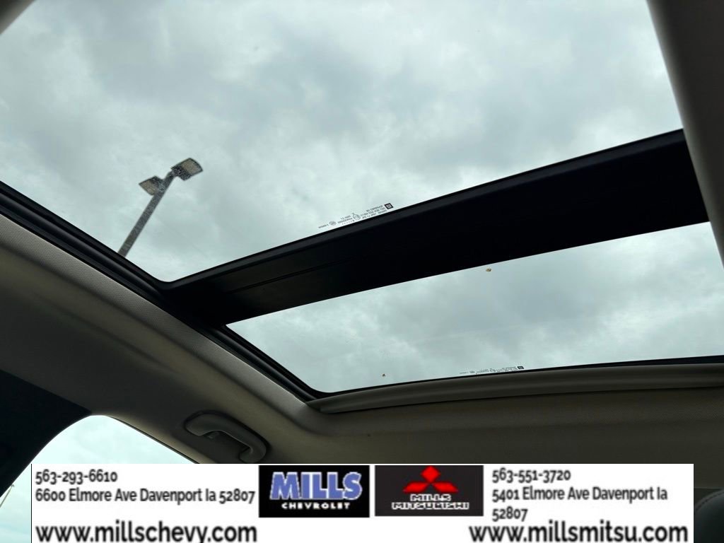 Used 2017 Chevrolet Impala Premier w/ Enhanced Convenience Package image 21