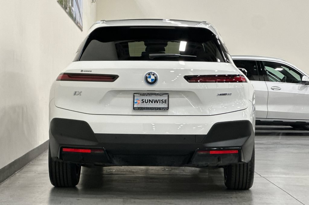 Used 2023 BMW iX xDrive50 w/ Convenience Package AWD/4WD image 5