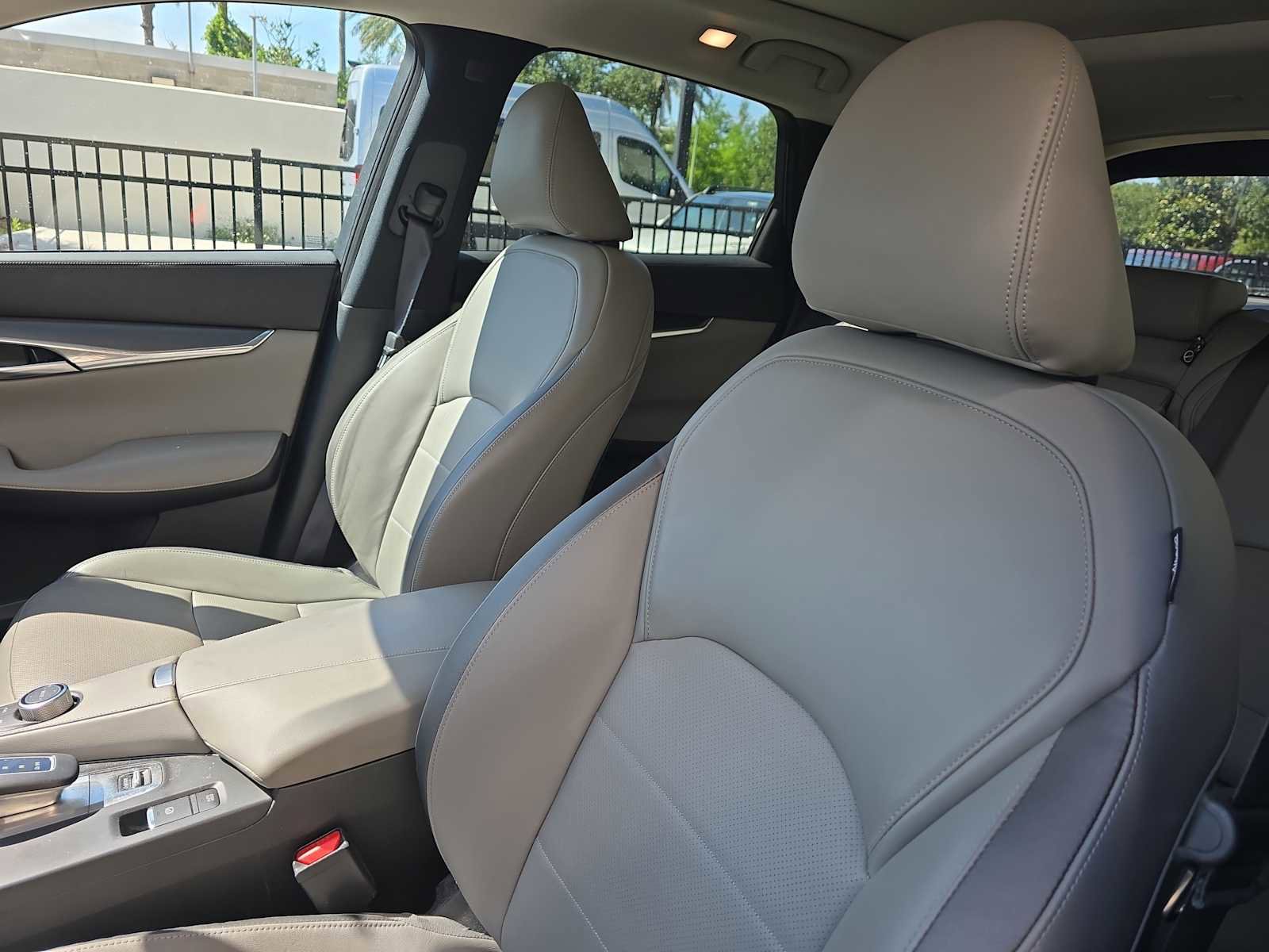 Used 2023 INFINITI QX50 Luxe w/ Cargo Package FWD image 15