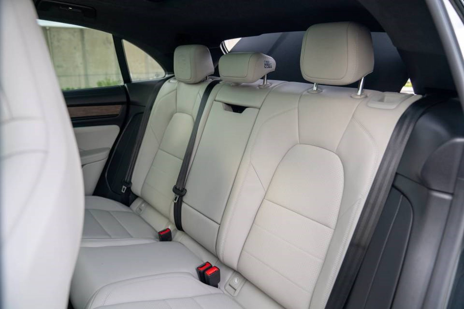 New 2026 Porsche Macan Turbo Electric AWD/4WD image 23