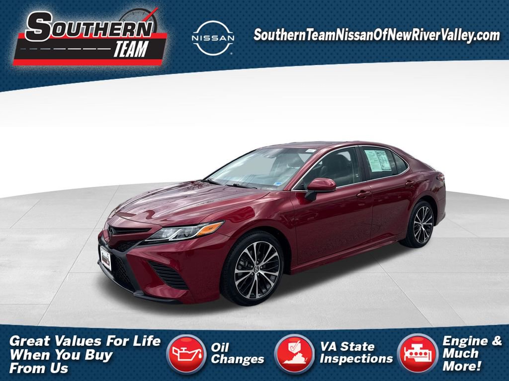 Used 2018 Toyota Camry SE image 1