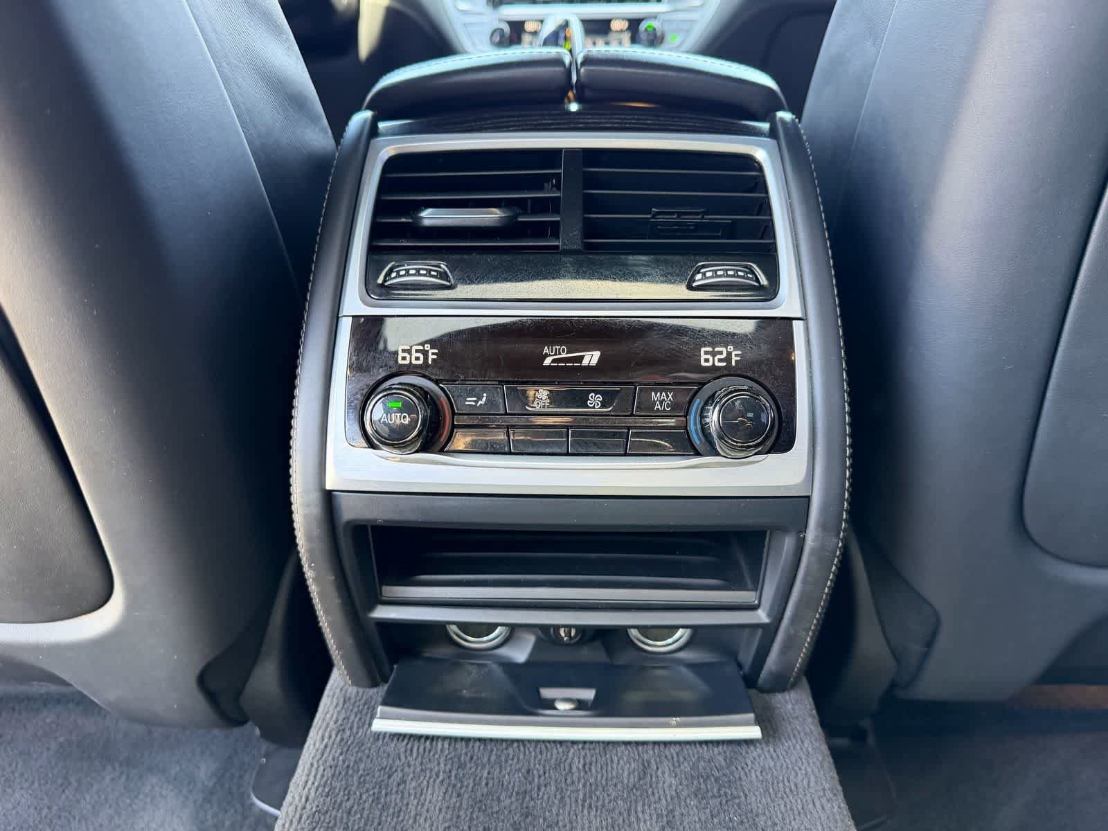Used 2019 BMW 750i w/ Executive Package RWD image 20