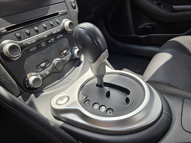 Used 2016 Nissan 370Z Coupe RWD image 15