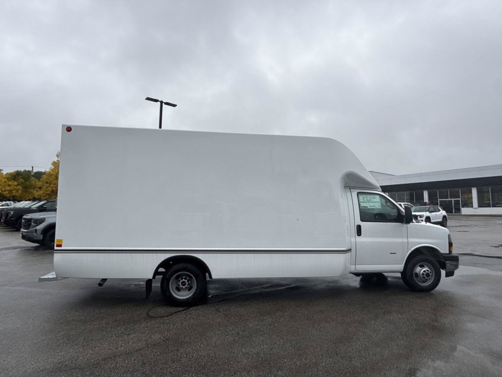New 2026 GMC Savana 3500 Extended w/ Power Convenience Package RWD image 7
