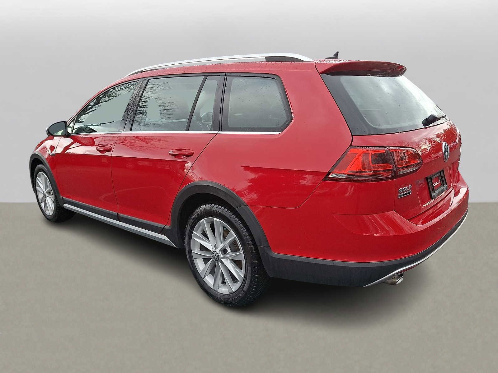 Used 2017 Volkswagen Golf Alltrack S image 5