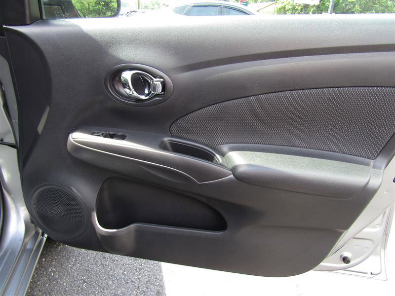 Used 2013 Nissan Versa SV w/ Convenience Pkg image 23