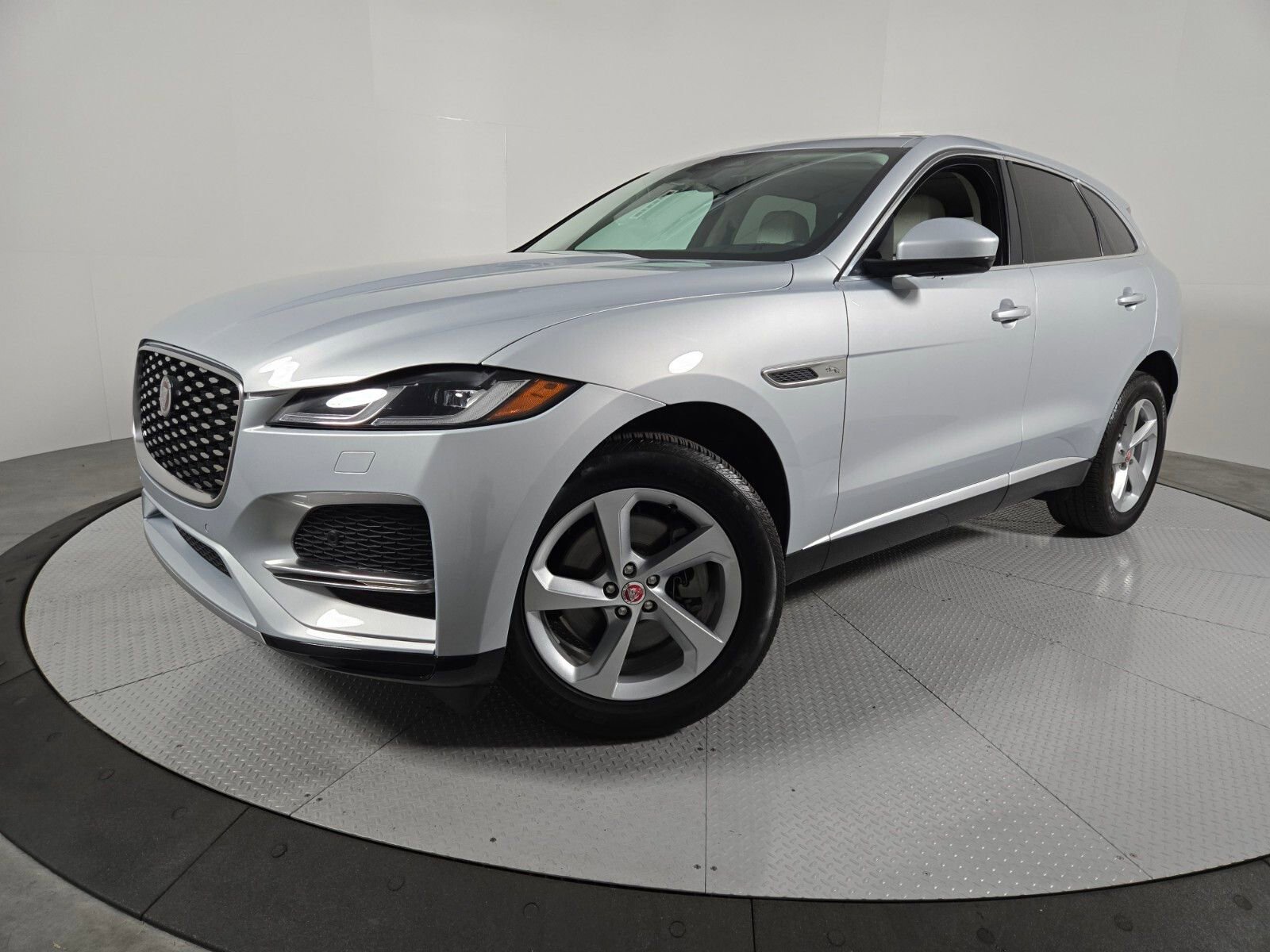 Used 2023 Jaguar F-PACE S image 1