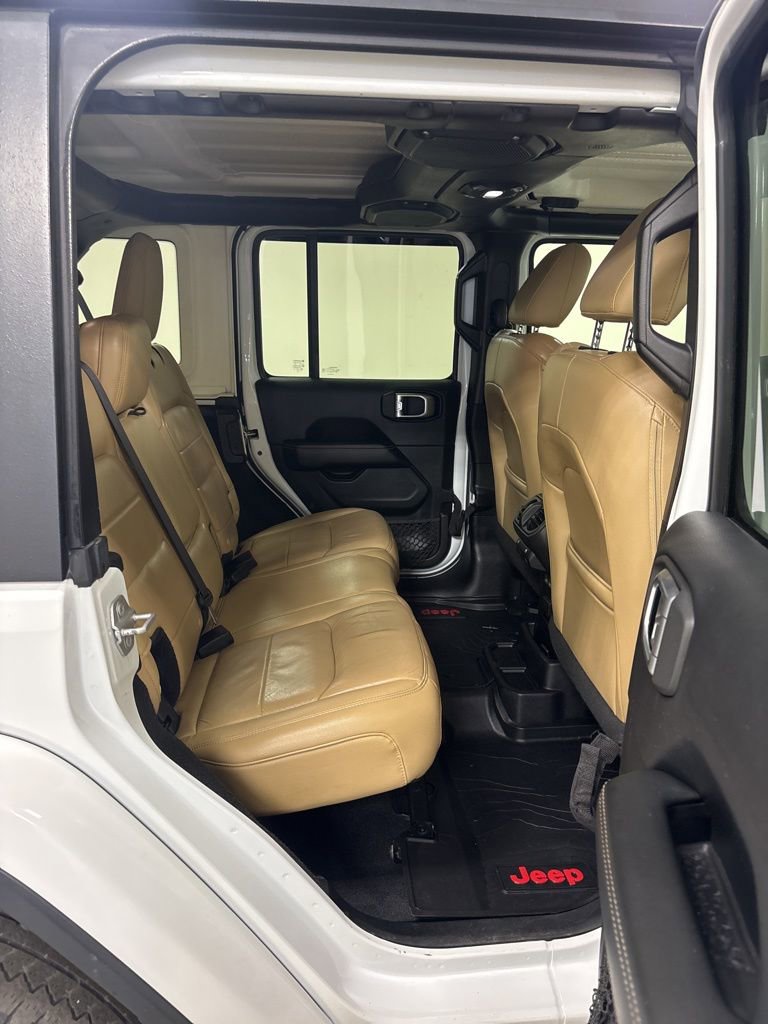 Used 2018 Jeep Wrangler Unlimited Sahara image 32
