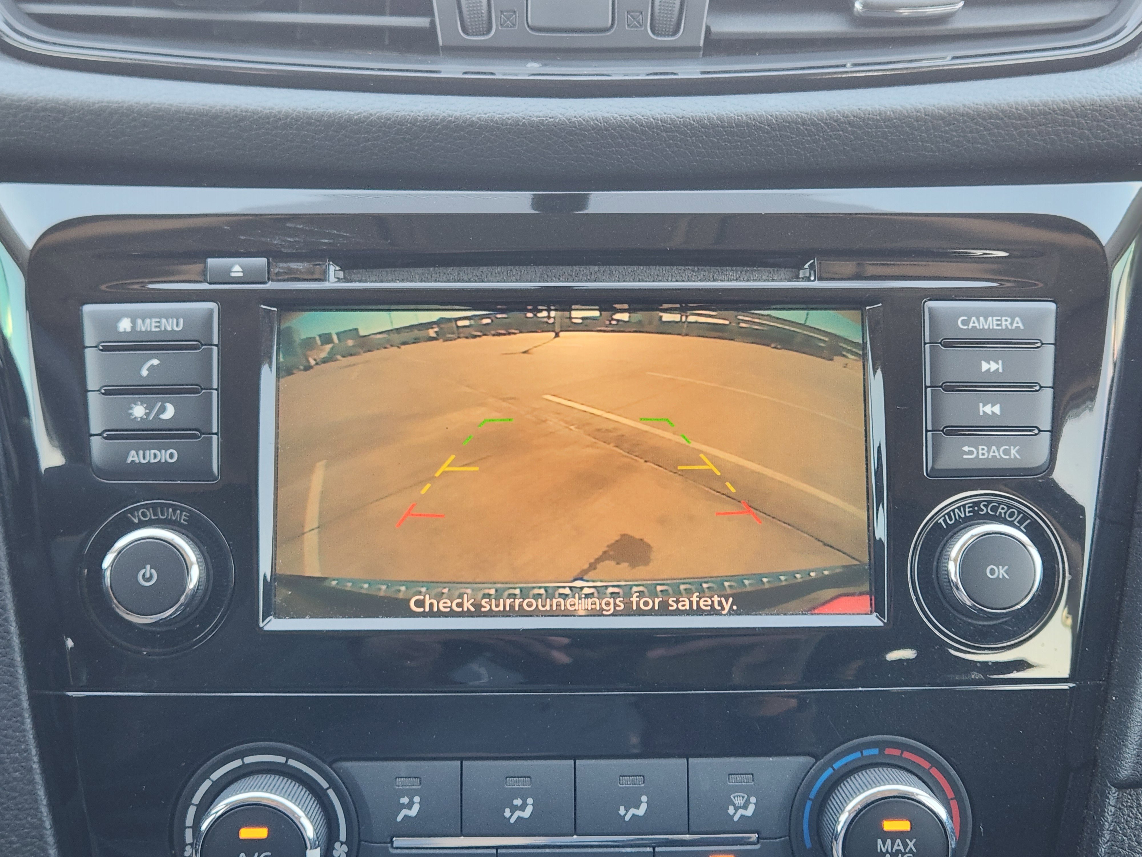 Used 2018 Nissan Rogue S image 18