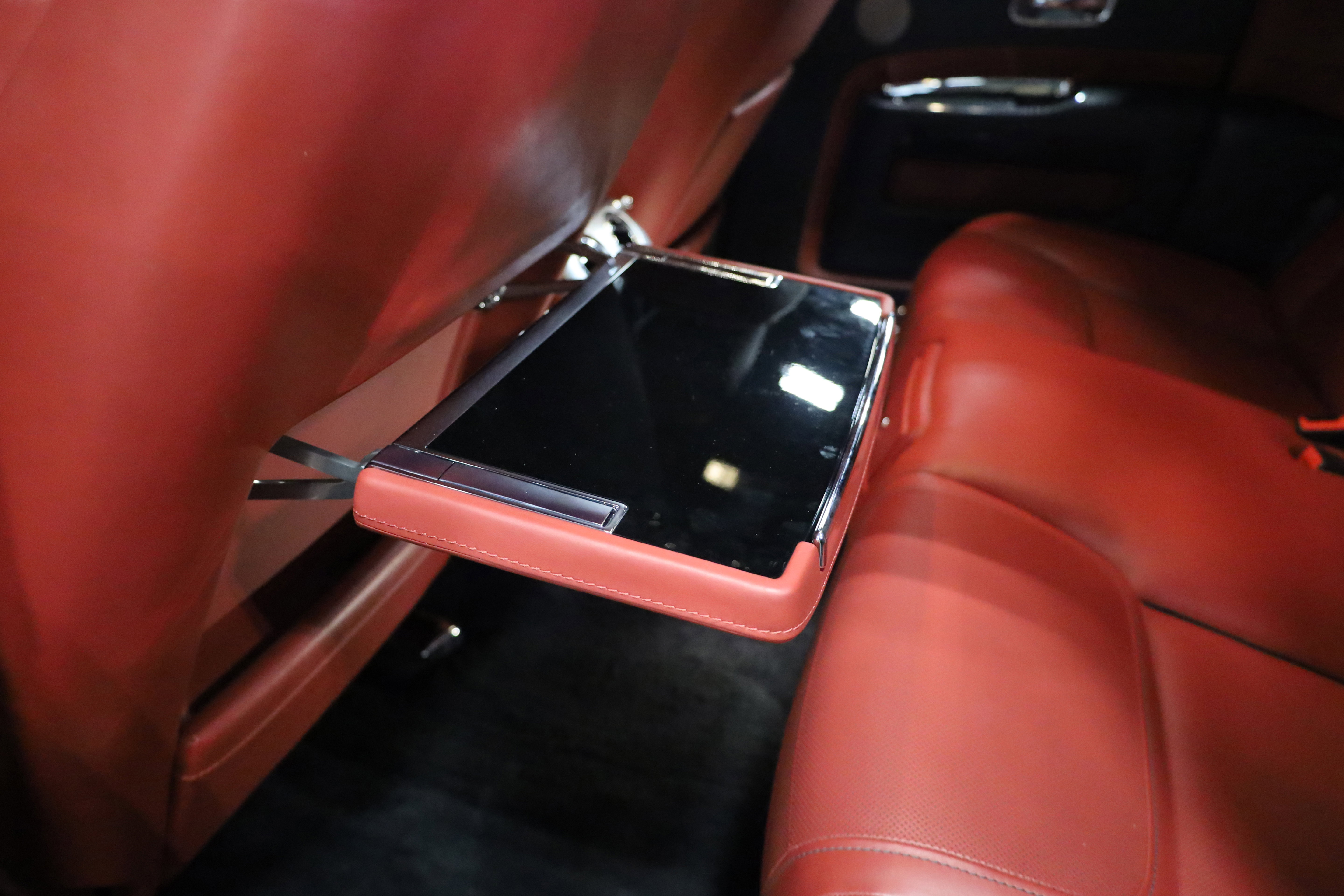 Used 2017 Rolls-Royce Ghost image 40